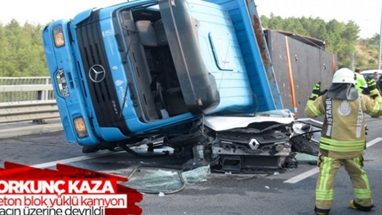 Beykoz'da feci kaza: Kamyon otomobilin üzerine devrildi