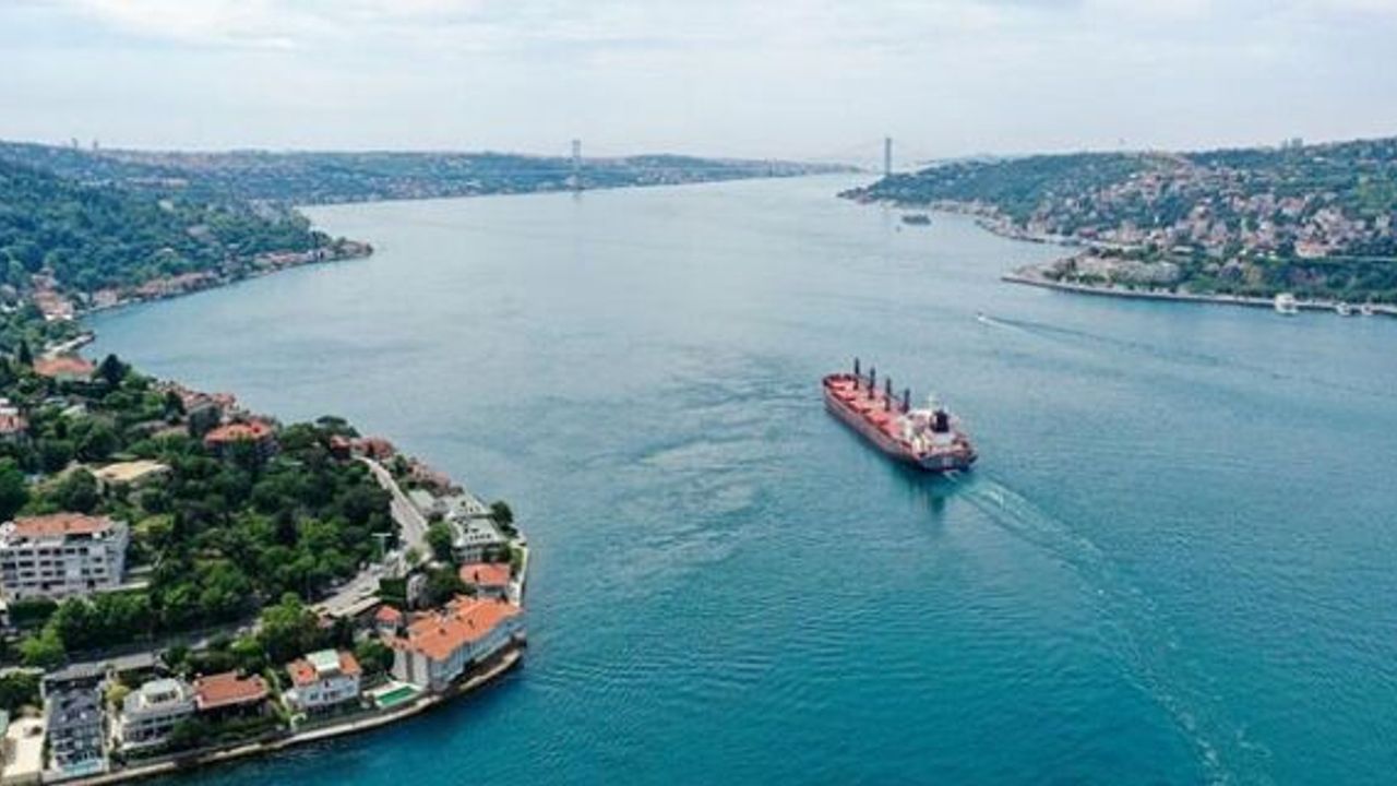 Deniz trafiğinde rekor, Boğazlar vızır vızır