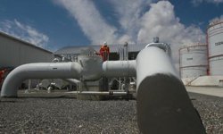 Brent petrolün varili vadeli piyasalarda 85 doları aştı