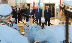 Cumhurbaşkanı Erdoğan Kazakistan'da! Resmi törenle karşılandı