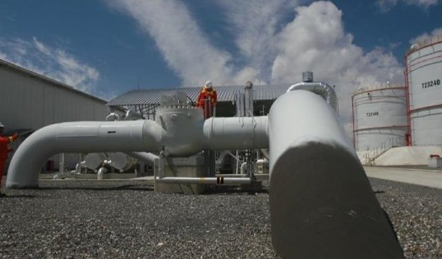 Brent petrolün varili vadeli piyasalarda 85 doları aştı