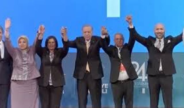 CHP'den AK Parti'ye geçen belediyeler hangileri? AK Parti'ye geçen belediye başkanları kimler?