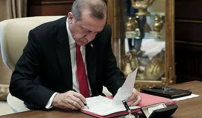 4 bakanlık ile bazı kurumlara ilişkin atama ve görevden alma kararları Resmi Gazete’de yayımlandı