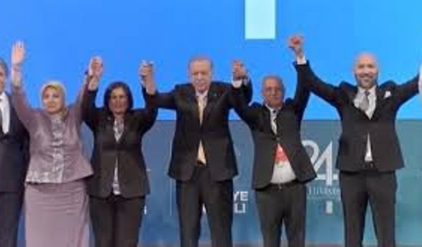 CHP'den AK Parti'ye geçen belediyeler hangileri? AK Parti'ye geçen belediye başkanları kimler?