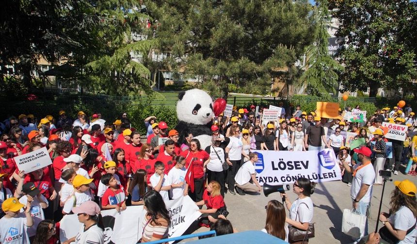 LÖSEV’İN ÖNDERLİĞİNDE  ULUSLARARASI LÖSEMİLİ ÇOCUKLAR HAFTASI COŞKUYLA KUTLANDI!