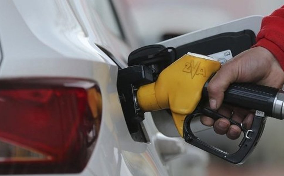 Akaryakıta 24 saat geçmeden yeni zam