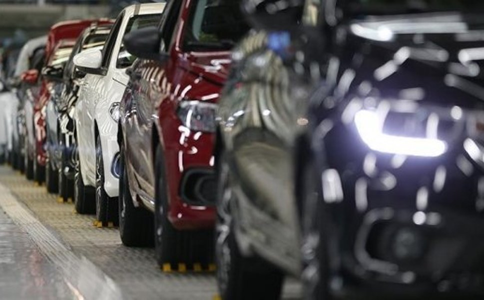 Emeklilere ÖTV'siz otomobil yolu açılıyor! Teklif Meclis'e sunuldu