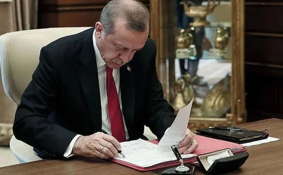 4 bakanlık ile bazı kurumlara ilişkin atama ve görevden alma kararları Resmi Gazete’de yayımlandı