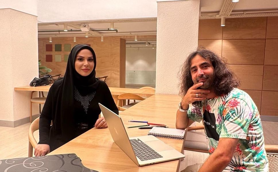 EBRU AÇIKGÖZ: HAT SANATI MANEVİ BİR YOLCULUKTUR