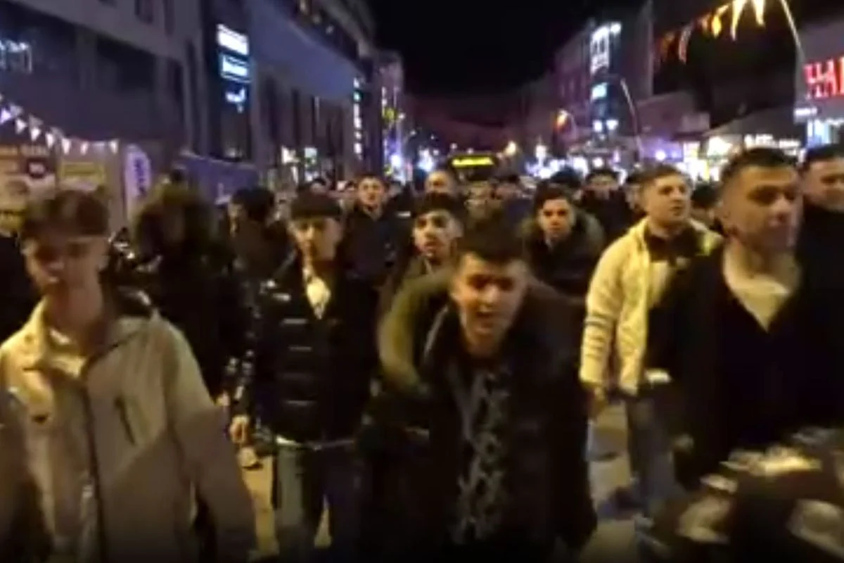 Şehirde bayram havası var! Erzurumspor FK şampiyonluğa koşuyor