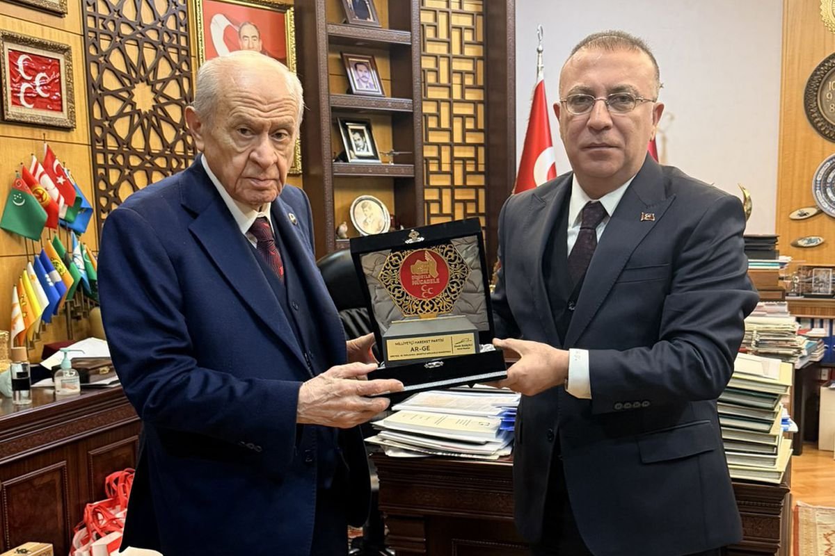 İzzet Ulvi Yönter'in istifası sonrası Bahçeli'den ilk açıklama