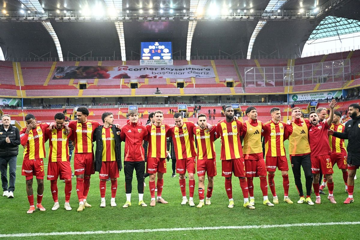 Kayserispor'un Fenerbahçe maçı için satışa çıkardığı biletlerin fiyatı tepki çekti
