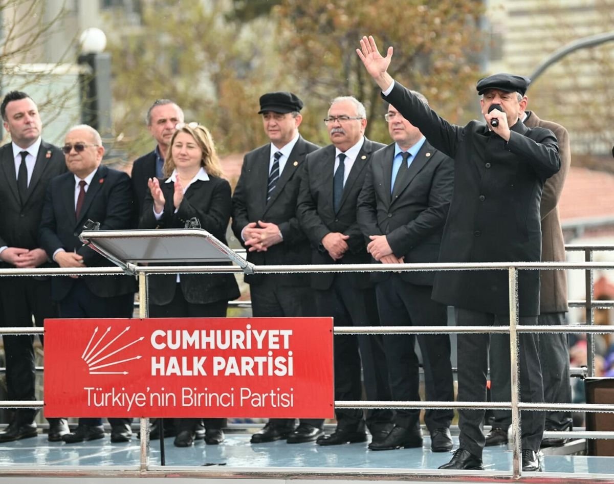 Özgür Özel: Ne Ömer'i ne Ekrem'i veririz